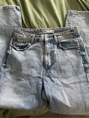 ZARA Light Blue Relaxed Women’s Jeans